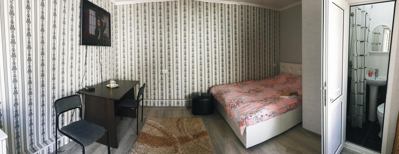 Holiday Hostel House Bishkek Exterior foto