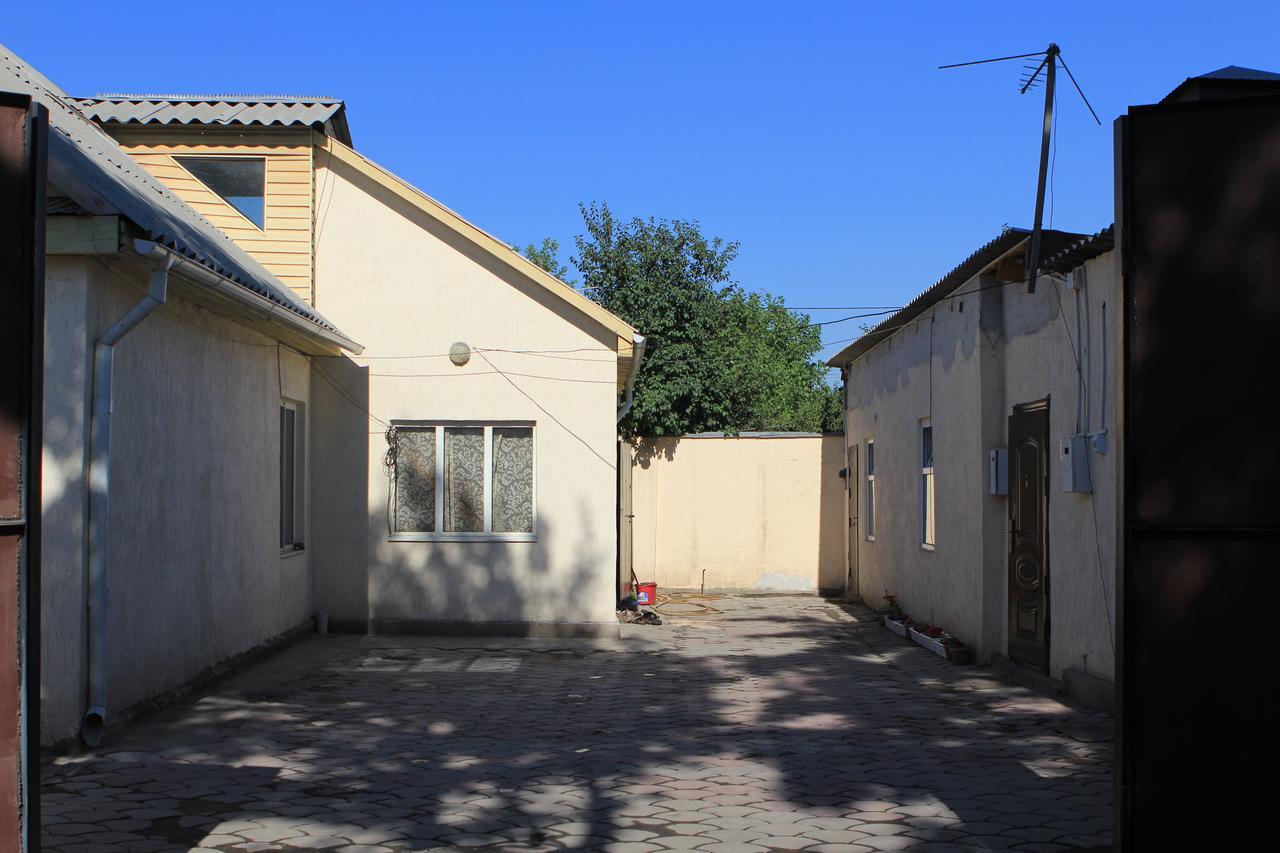 Holiday Hostel House Bishkek Exterior foto