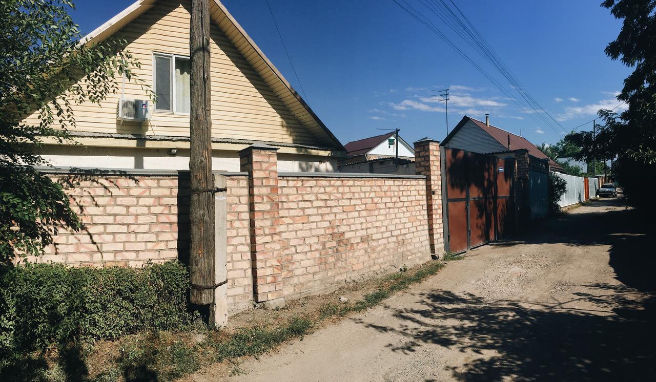 Holiday Hostel House Bishkek Exterior foto