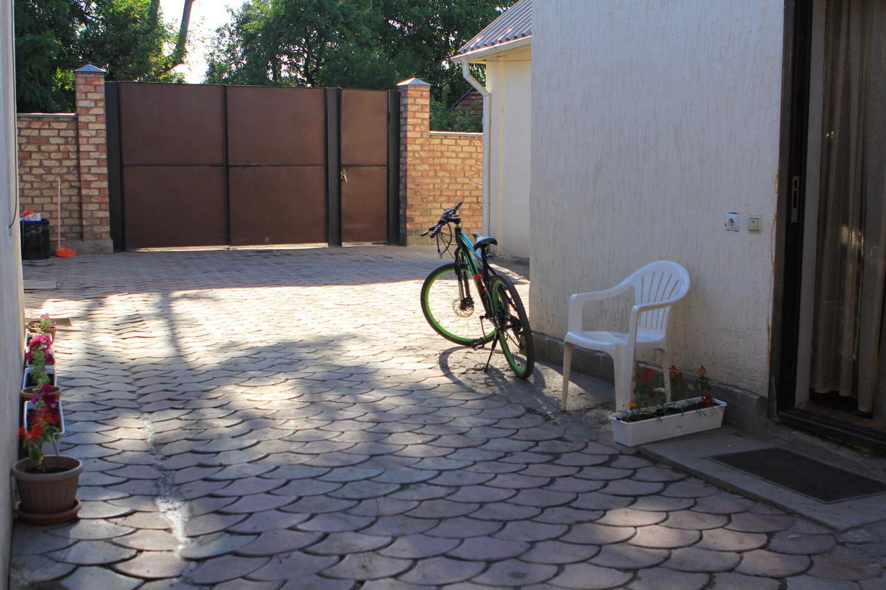 Holiday Hostel House Bishkek Exterior foto