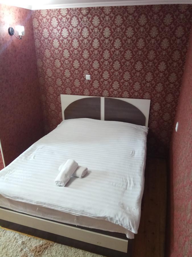 Holiday Hostel House Bishkek Exterior foto